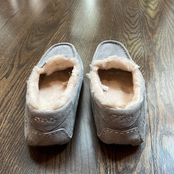 Ugg Slippers - Picture 3 of 6